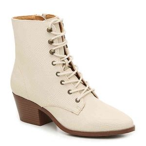 🤩HPx2🤩 Montana 08 Lace Up Booties